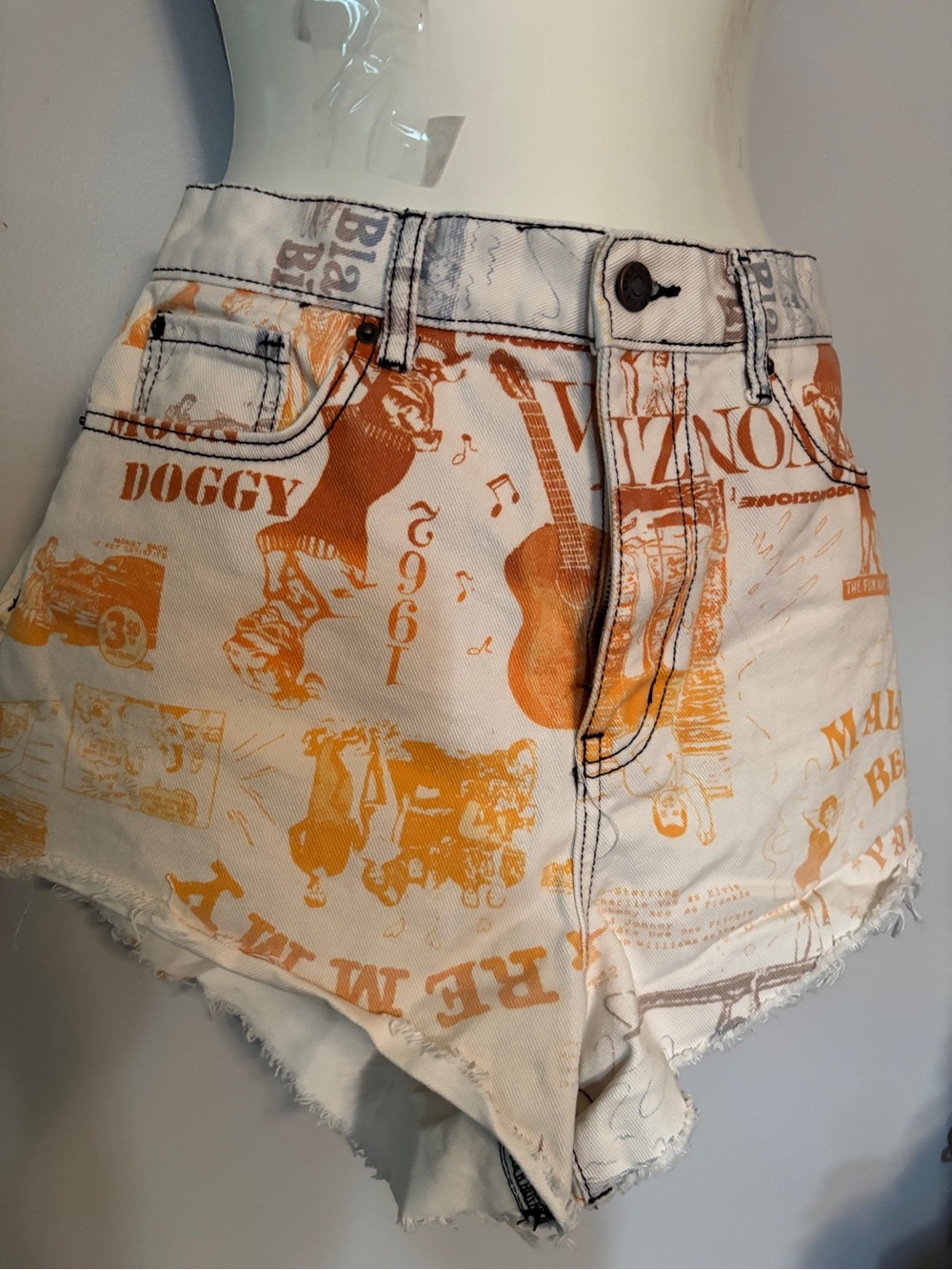 BDG Shorts Womens 29 Orange Graphic Print Pitched Waist Denim Retro Music Arts